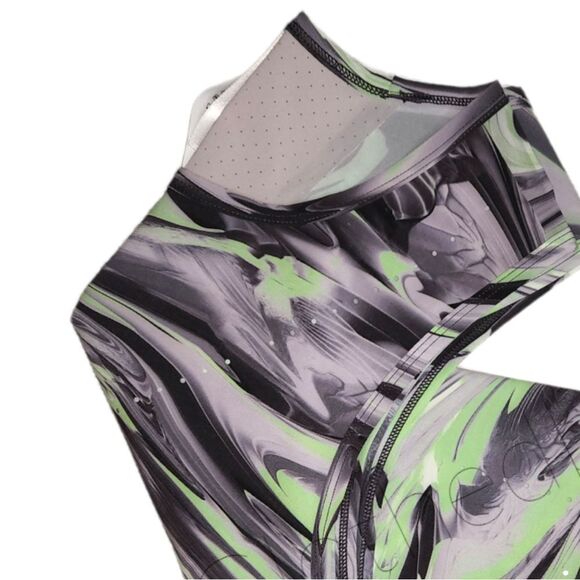 lululemon Swift Ventilated Running Tank Top - Picture 3 of 5